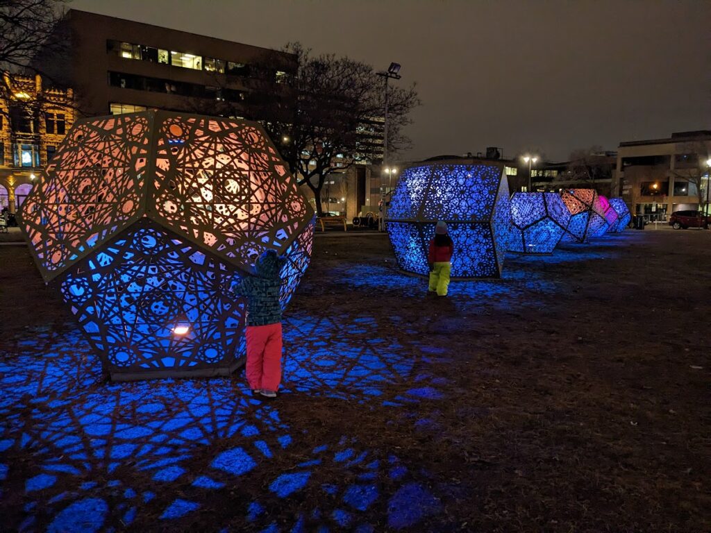 GO, SEE, EXPLORE: LIGHTFIELD DISPLAY IN CATHEDRAL SQUARE PARK