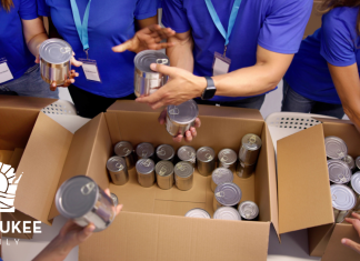 HOLIDAY SERVICE OPPORTUNITIES AROUND MILWAUKEE